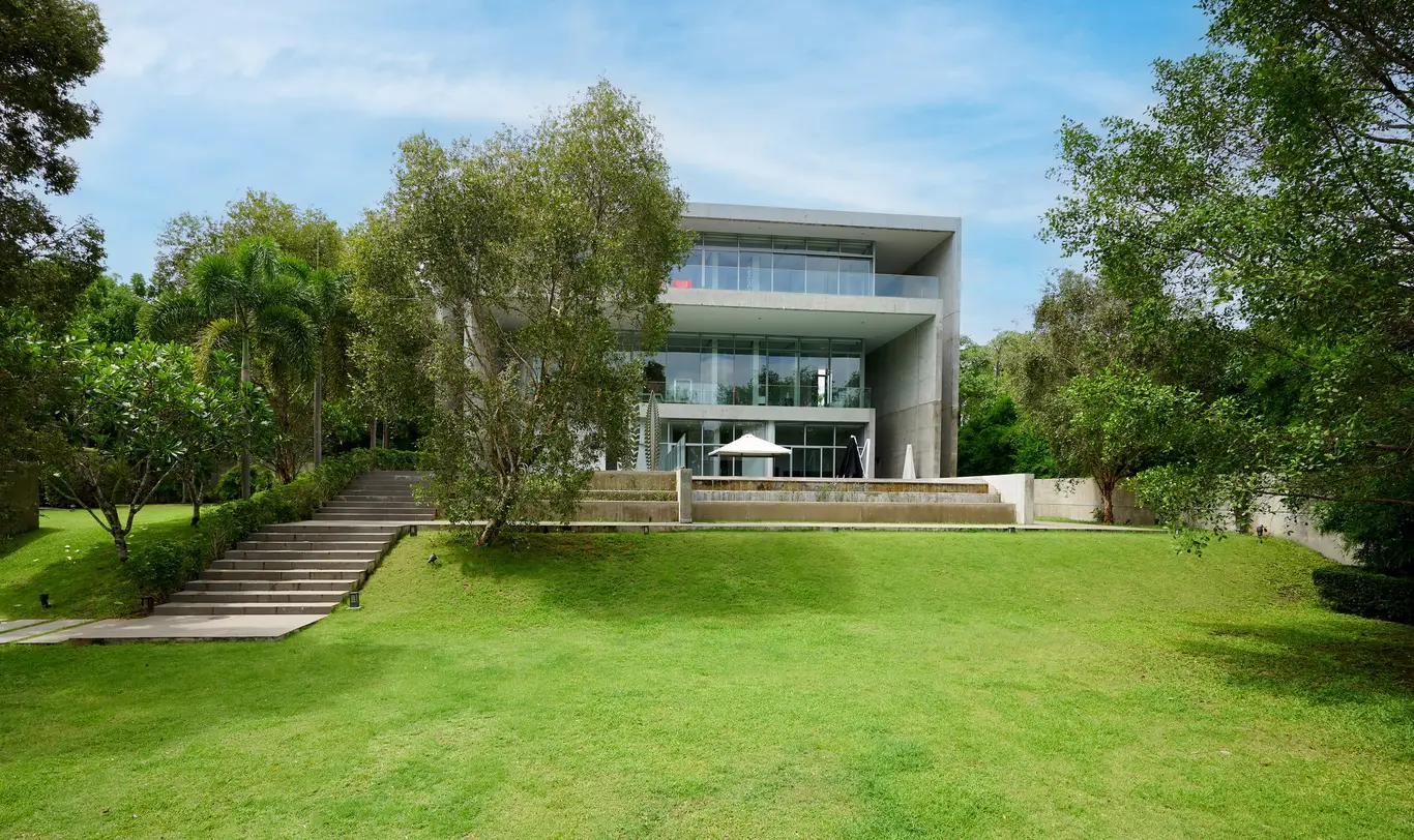 Villa East Egg — Architectural Masterpiece by Kulapat Yantrasast