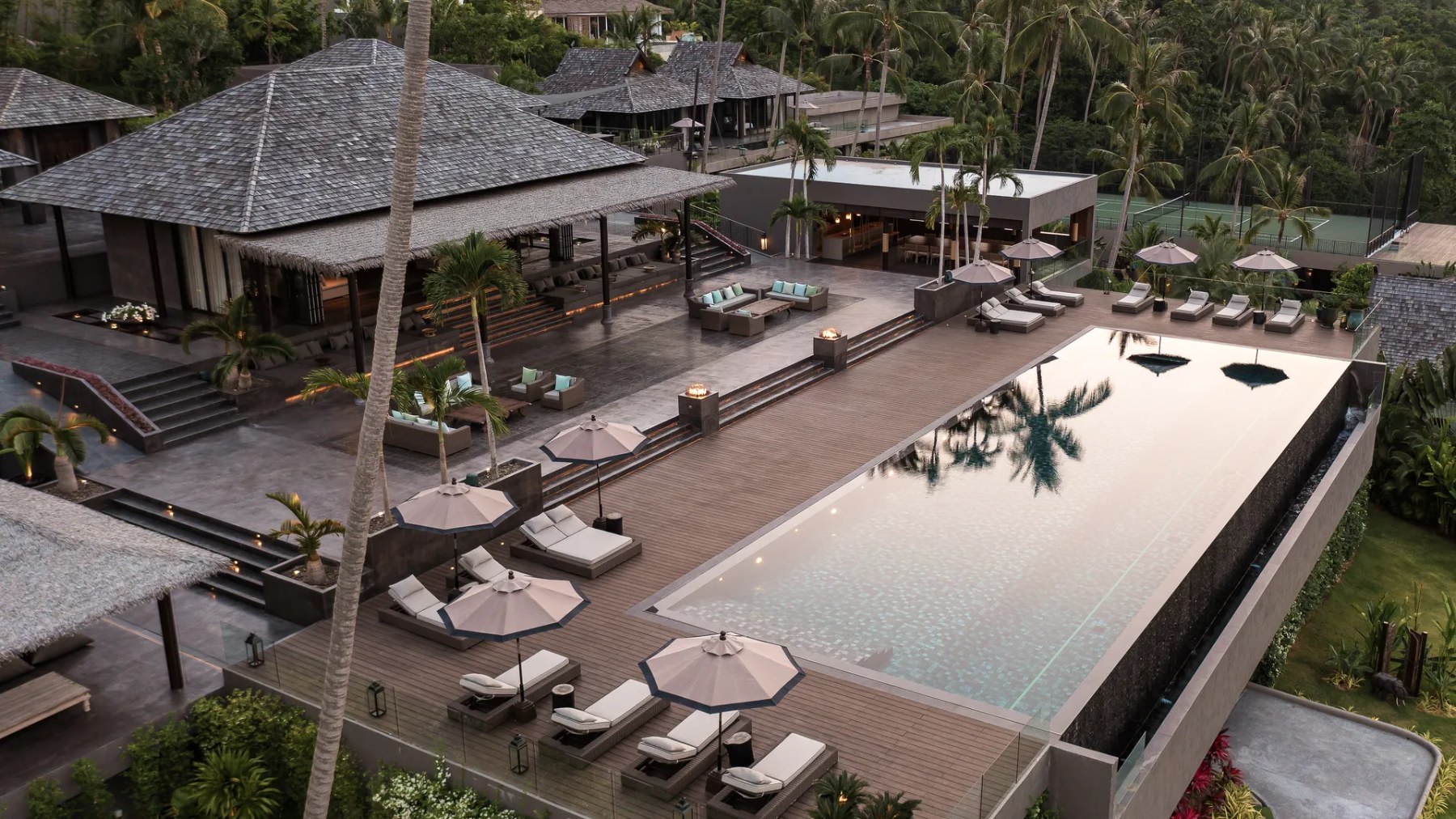 Ten-Pavilion Hilltop Panoramic Estate, Maenam