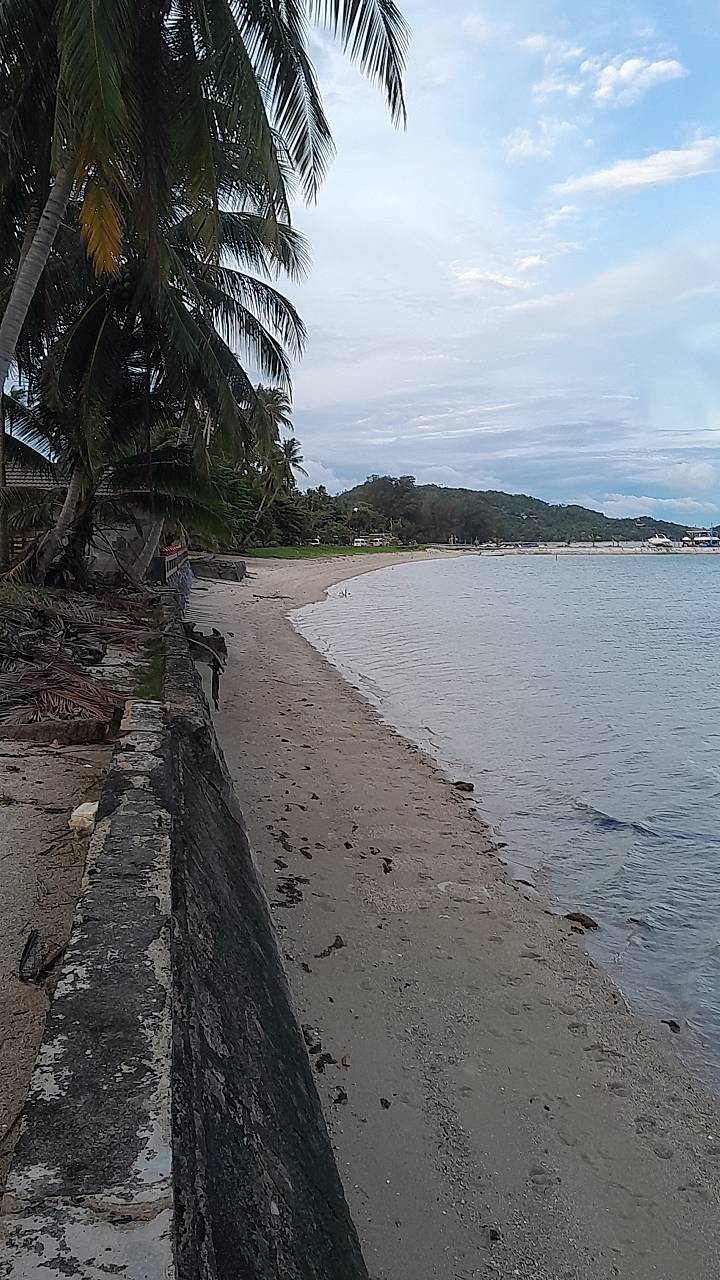 One-Rai Beachfront Land with Sea Wall, Bang Kao