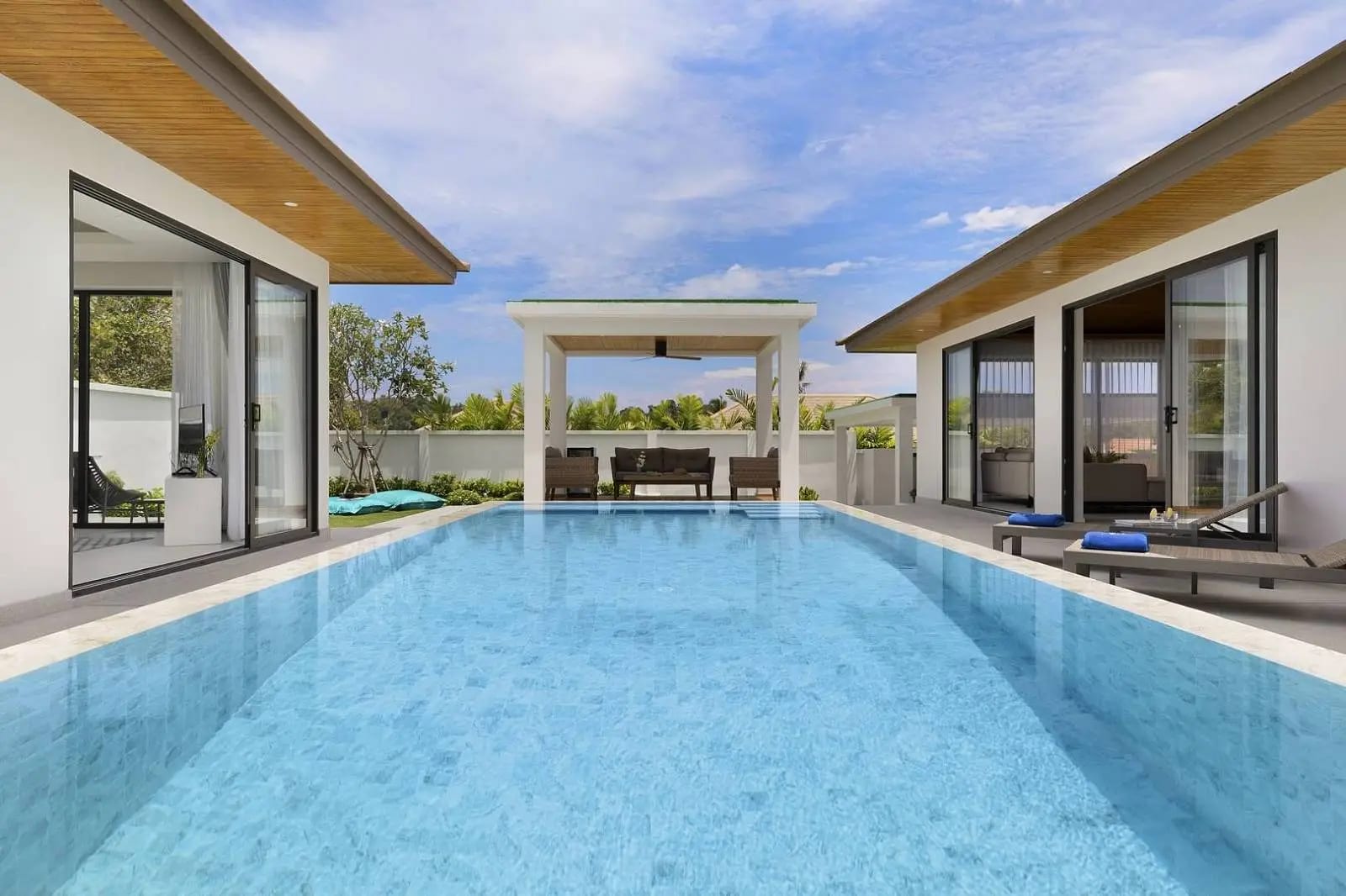 Brand-New Balinese Three-Pavilion Pool Villa, 400m to Choeng Mon Beach