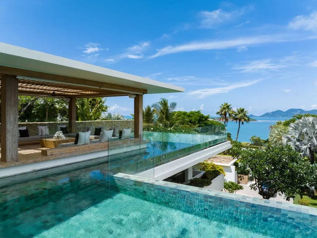Grand Eight-Bedroom Ocean-View Estate with Infinity Pool & Twin Kitchens