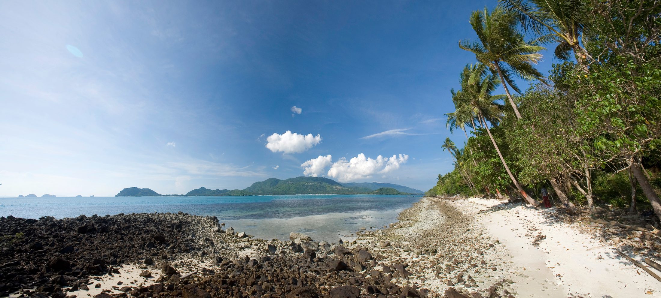 15-Rai Beachfront Land on Koh Taen with White-Sand Frontage