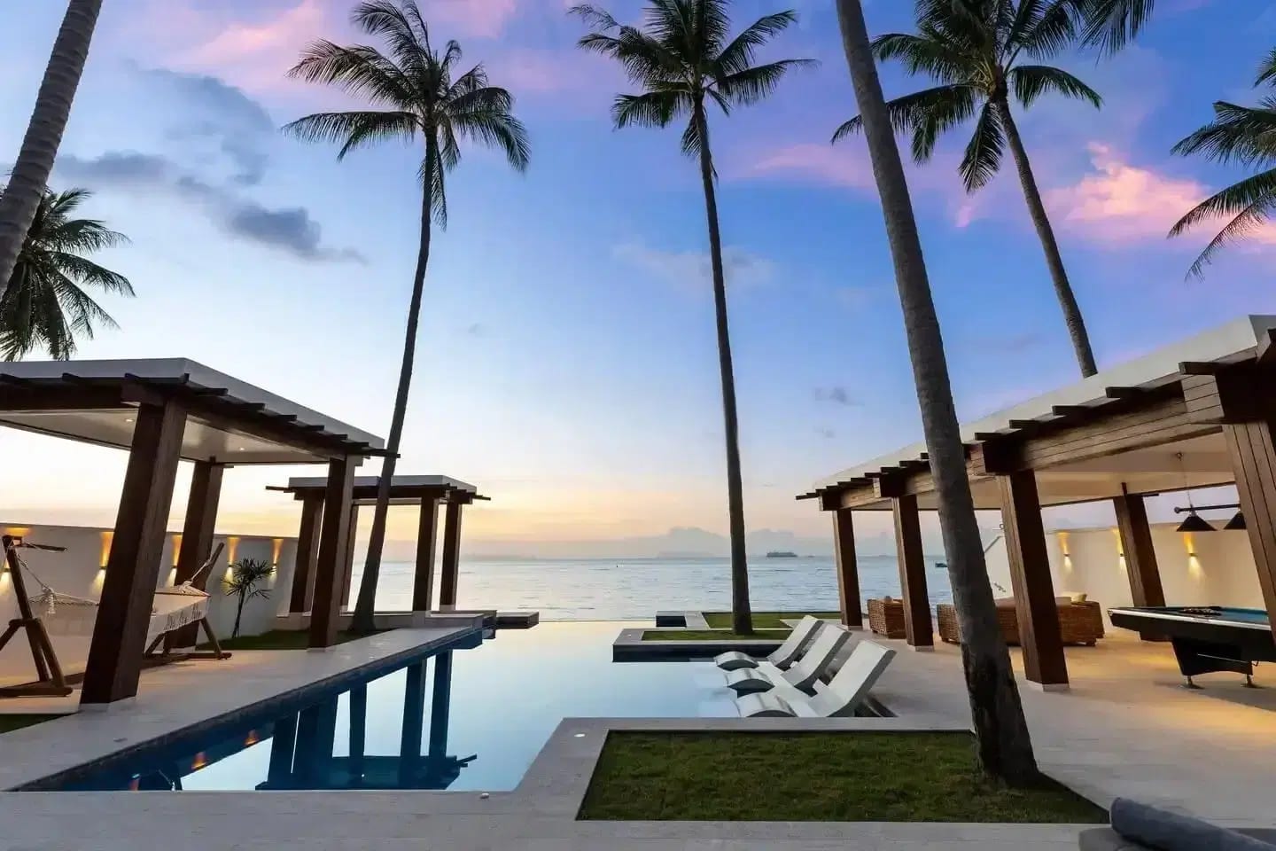 Beachfront Villa with Sea-Merging Infinity Pool, Lipa Noi